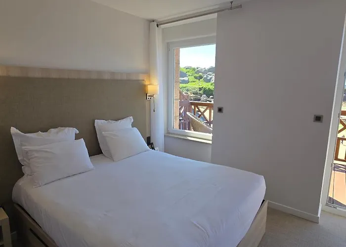 Logis Hotel Saint Guirec Et De La Plage