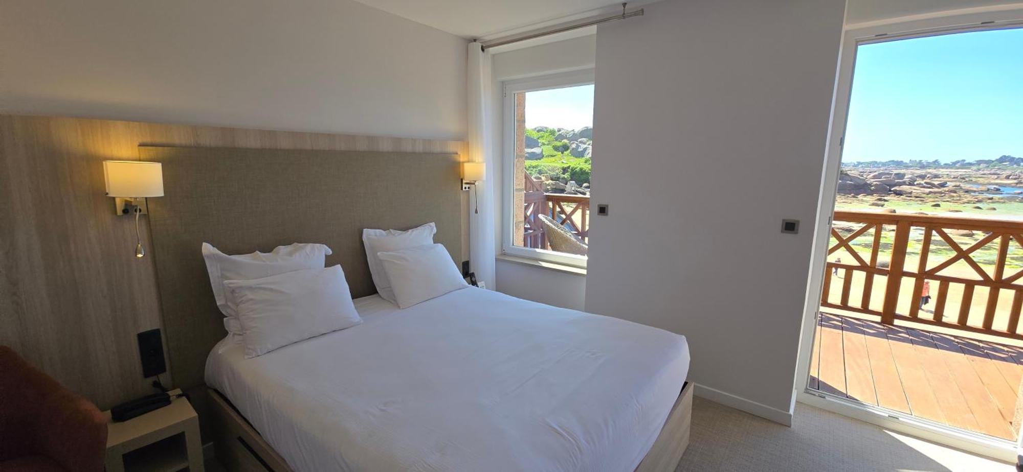 Hotel Logis Saint Guirec Et De La 2*