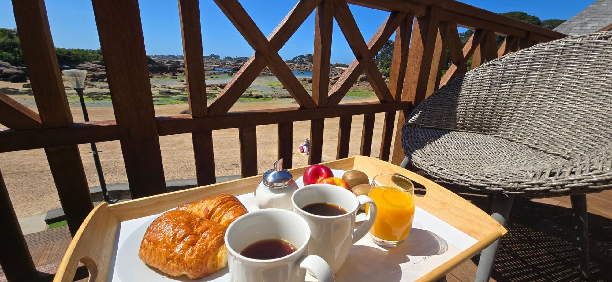 Logis Saint Guirec Et De La Hotel 2*